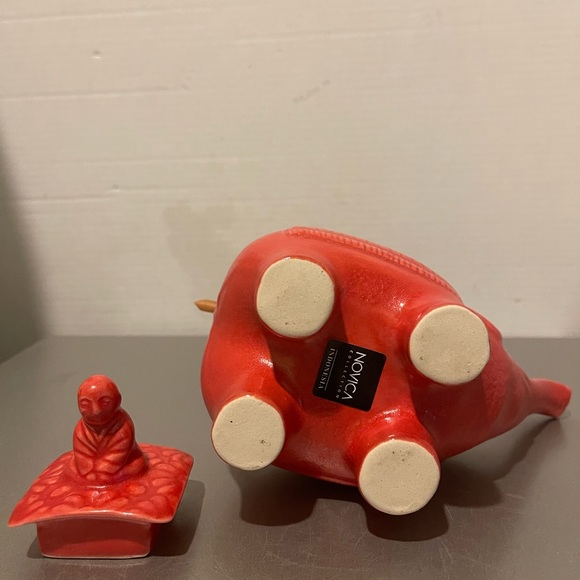 Buddha and the Ruby Elephant Teapot - Picture 4 of 5